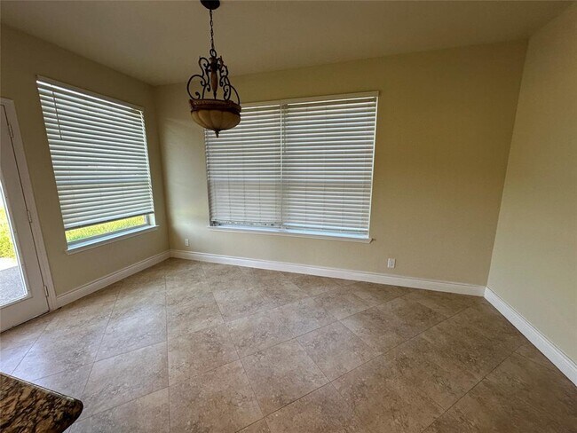 Building Photo - 5703 Saragosa Dr
