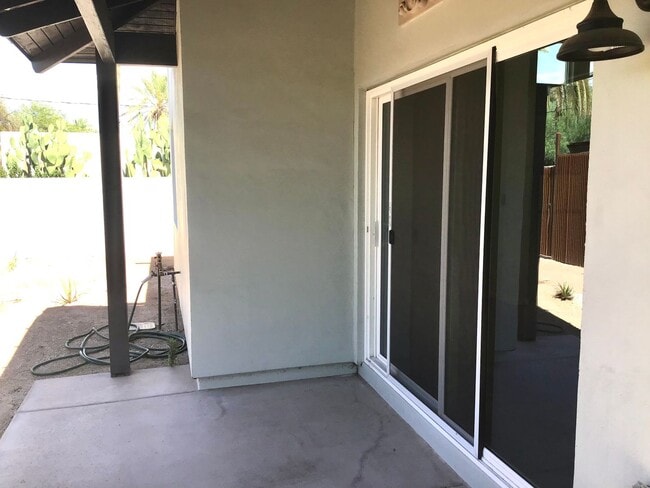 Building Photo - Modern, beautiful 3Bdrm, 2ba unfurnished i...