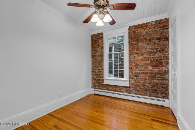 Building Photo - 1115 3rd Ave