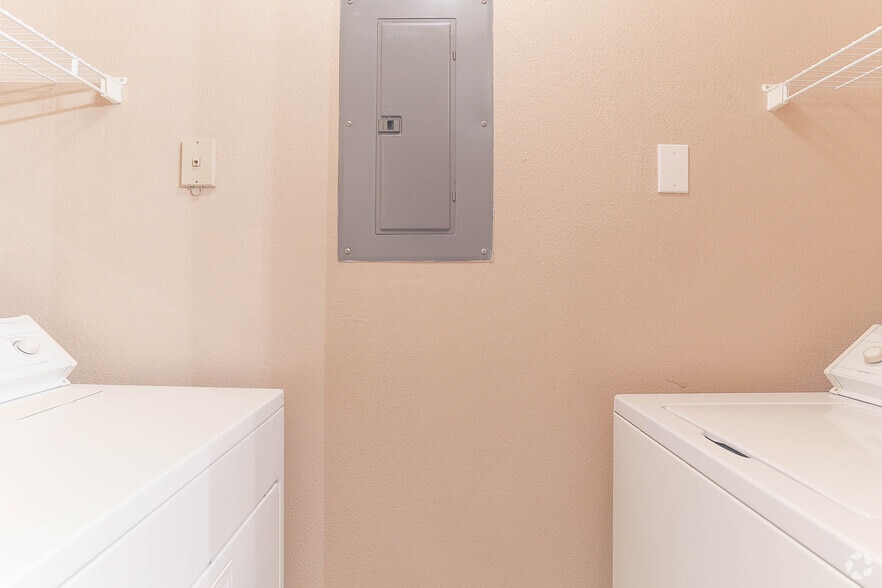 2BR, 2BA - River - Waterbrook