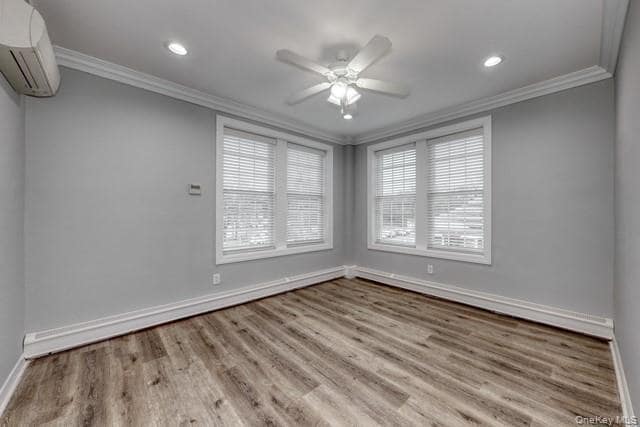 Building Photo - 724 Howell Ave