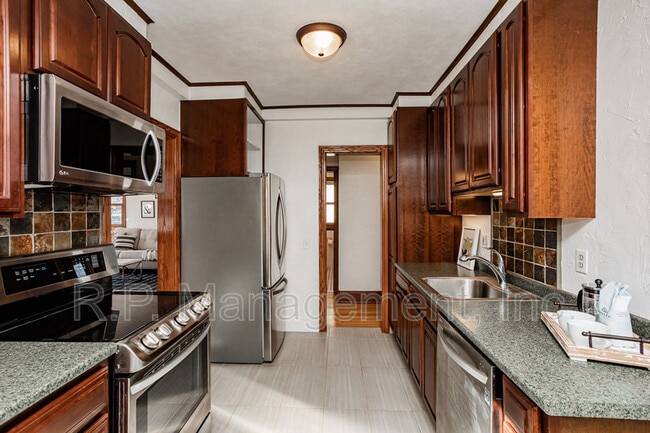 Building Photo - 1629 Watson Ave
