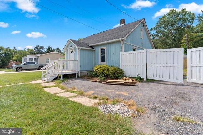 Building Photo - 7523 Webster Ln