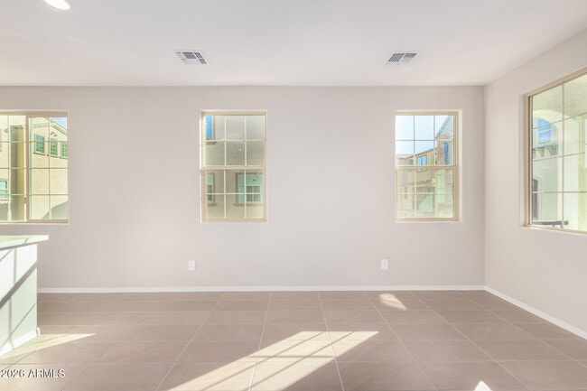 Building Photo - 1677 E Chelsea Ln