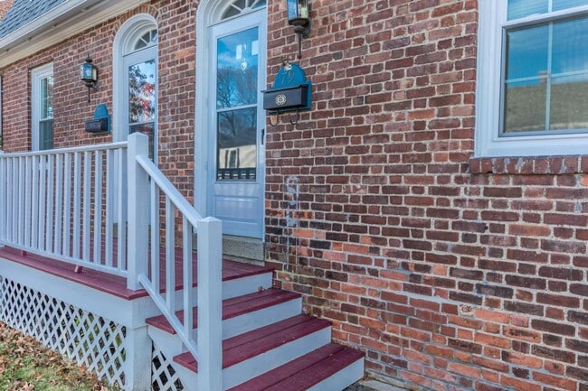 Building Photo - 79 Porpoise Way