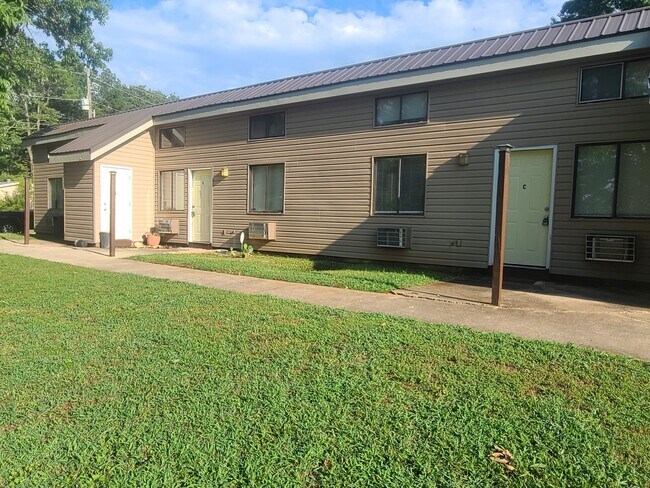 Primary Photo - 3700 Squaw Valley Dr SW