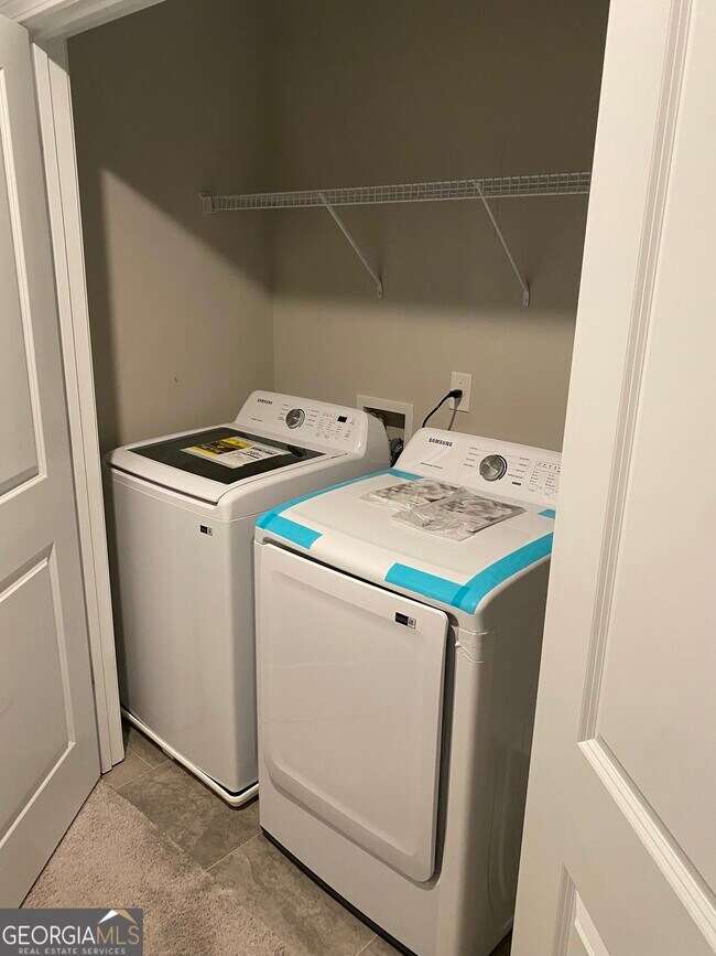 Building Photo - 7055 Mimosa Blf