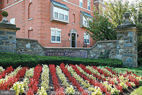 Building Photo - 3888 Porter St NW