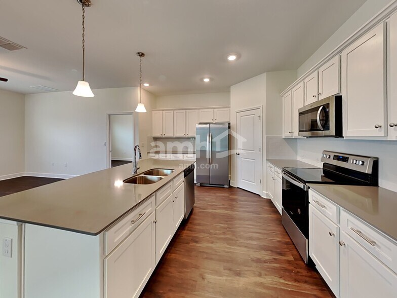 Building Photo - 33901 Widman Way