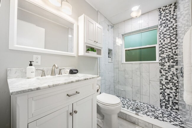 Building Photo - 1158 7th St S