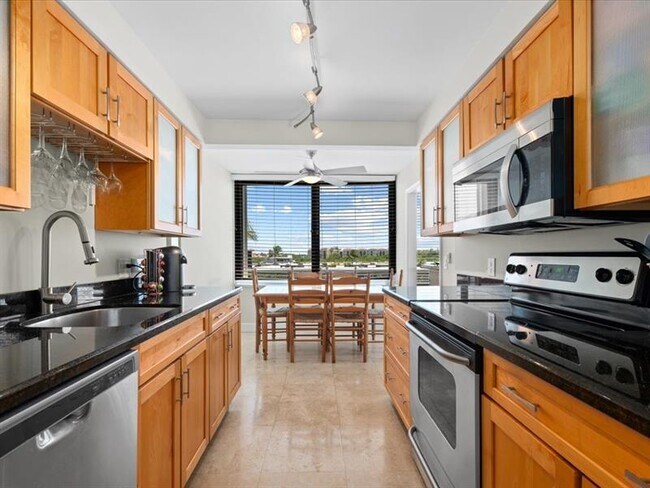 Building Photo - 3589 S Ocean Blvd
