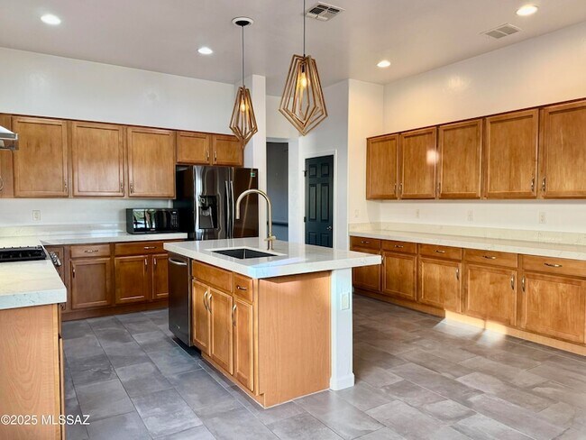 Building Photo - 13743 N High Mountain View Pl