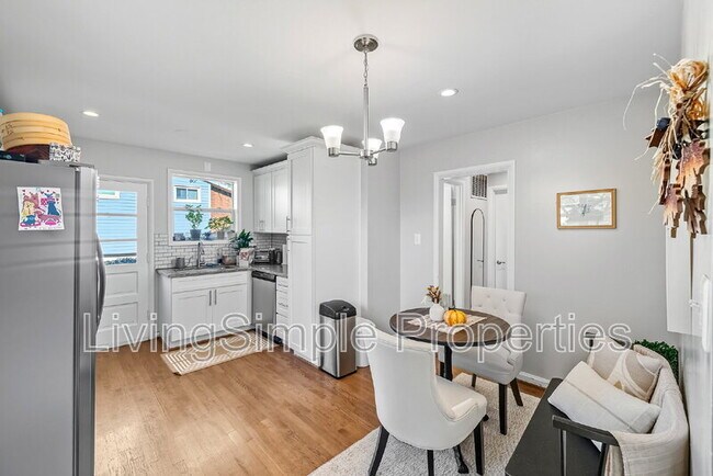 Building Photo - 422 Eisner St