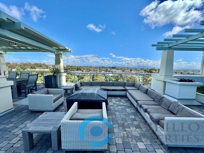 Building Photo - 850 Beech St