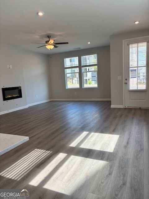 Building Photo - 487 Crown Dr