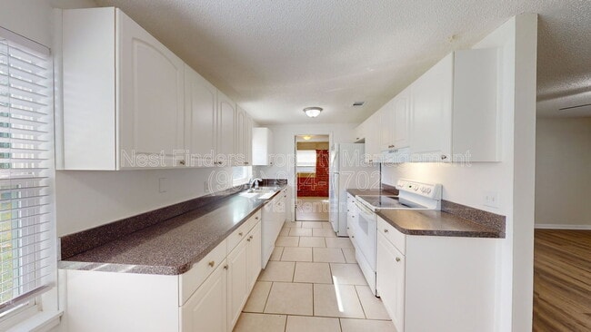 Building Photo - 104 Dolphin Blvd E