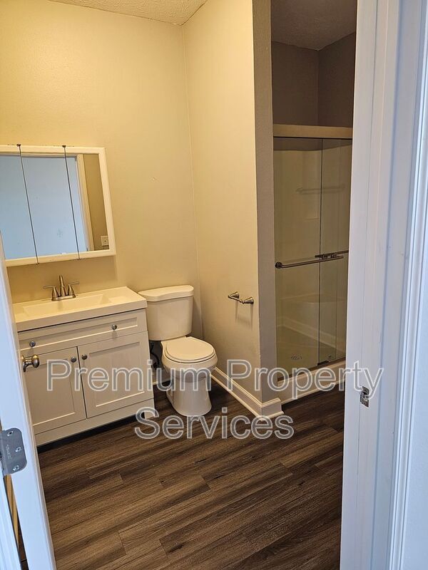 Building Photo - 2208 8th St