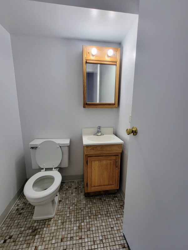 Building Photo - 1120 S Lorraine Rd