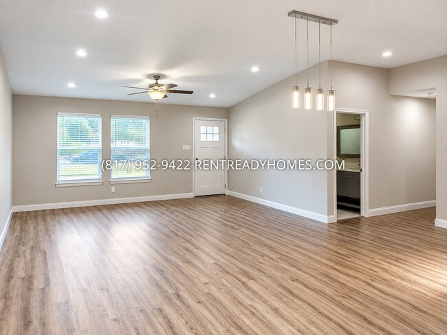 Building Photo - 104 Bryan Dr