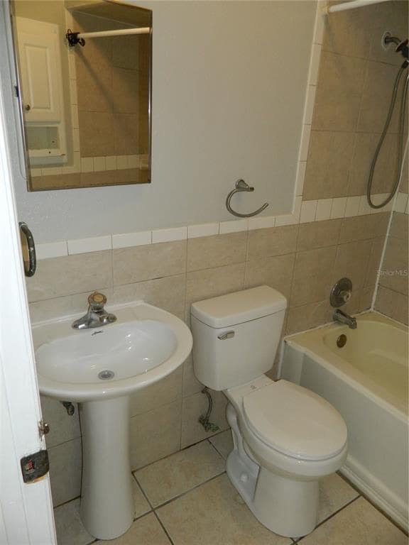 Building Photo - 2412 Greenwood St