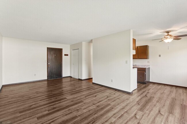 Building Photo - Forest Lake NorthShore Apartments LLC (1167)