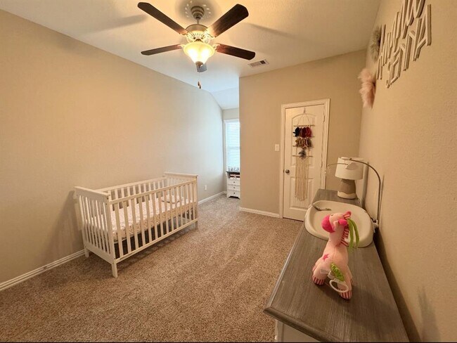 Building Photo - 718 S Chamfer Way