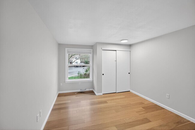 Building Photo - 12055 SW Morlock Ct