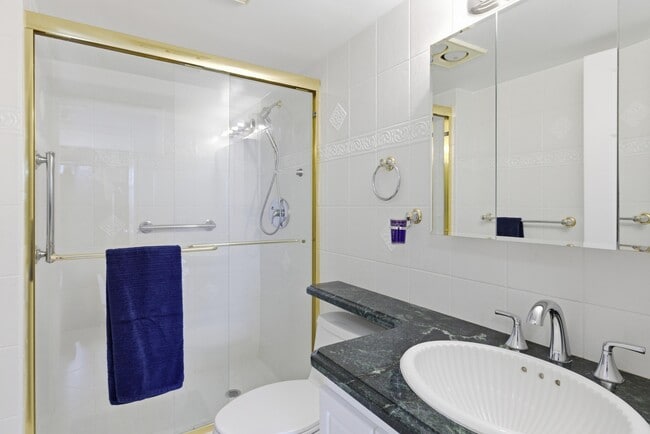 Building Photo - 2121 N Ocean Blvd