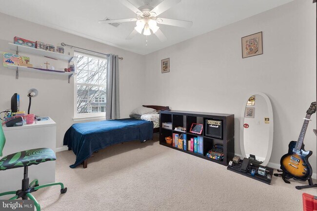 Building Photo - 15728 Beau Ridge Dr