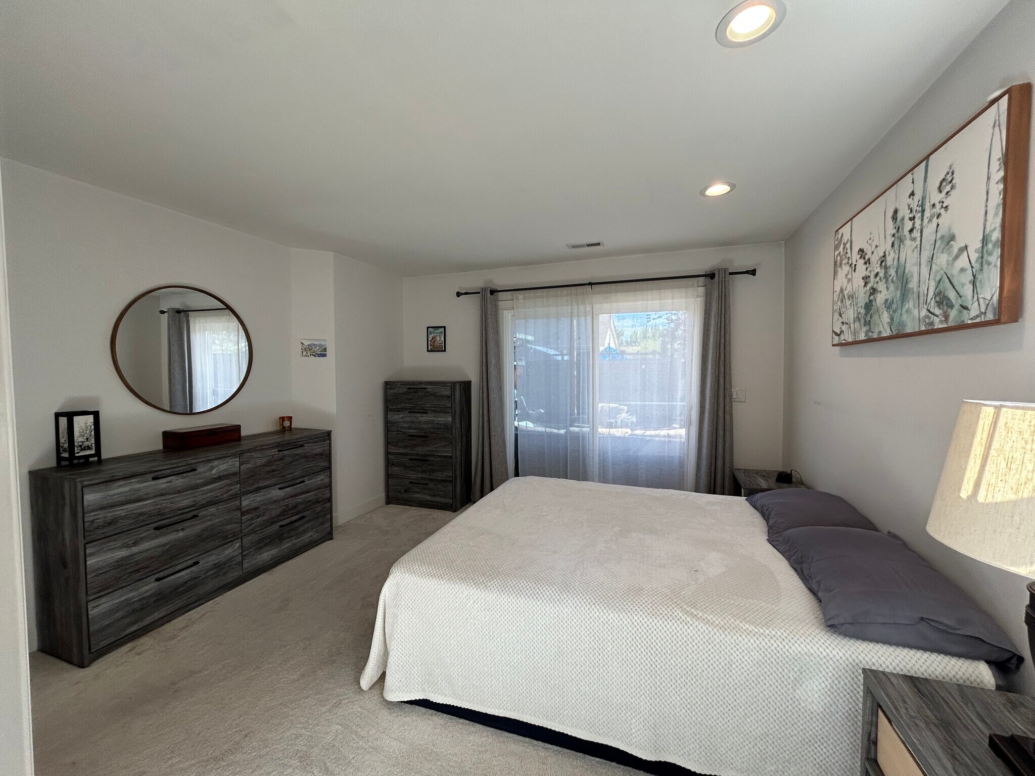 Building Photo - 21365 Oakview Dr