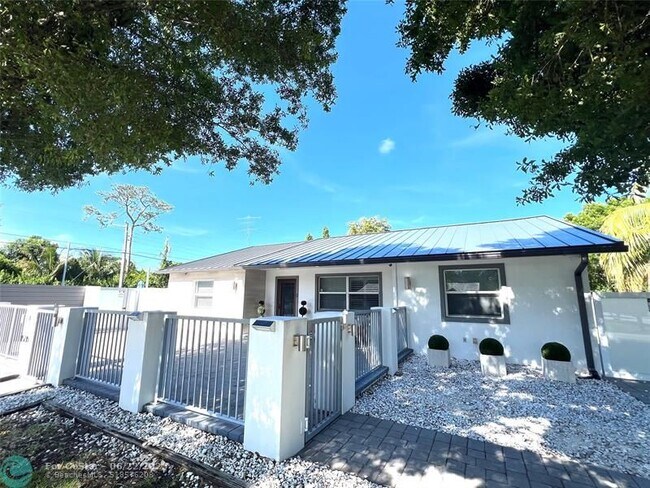 Building Photo - 15276 Harrison Rd