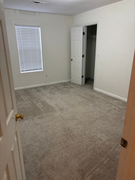 2nd Bedroom - 553 Memorial Dr Ext