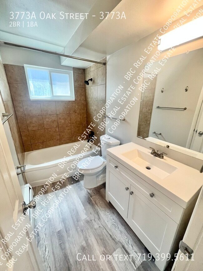 Building Photo - 3773 Oak St