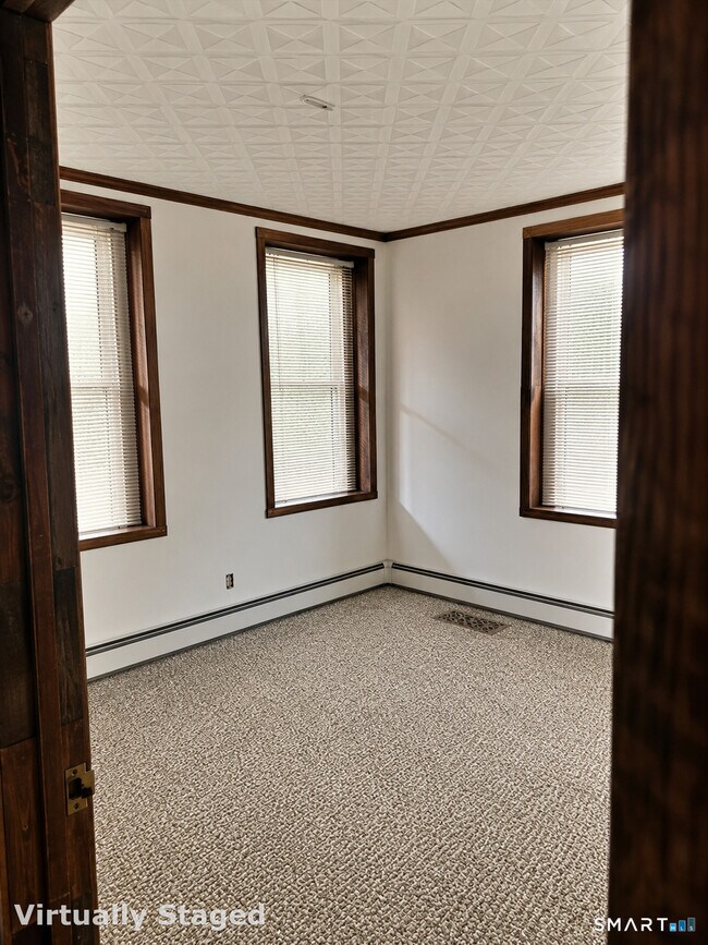 Building Photo - 290 Wakelee Ave