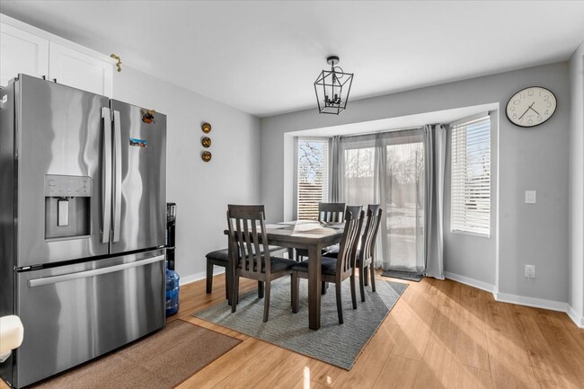 Building Photo - 9805 Newburgh Rd