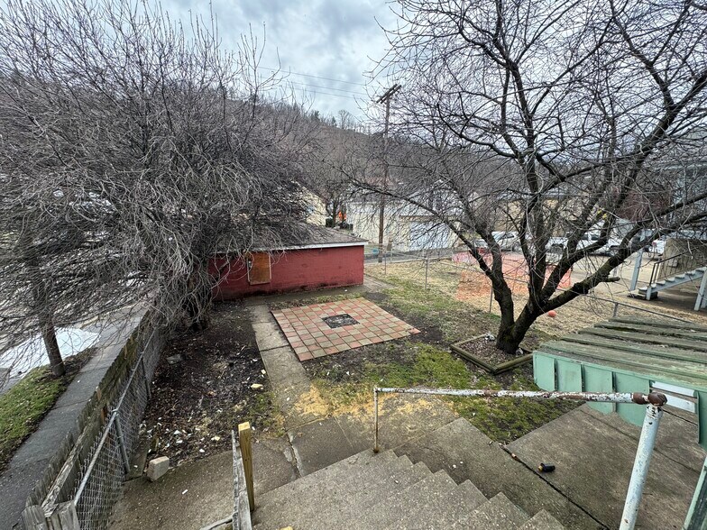 Back yard - 4400 Jacob St