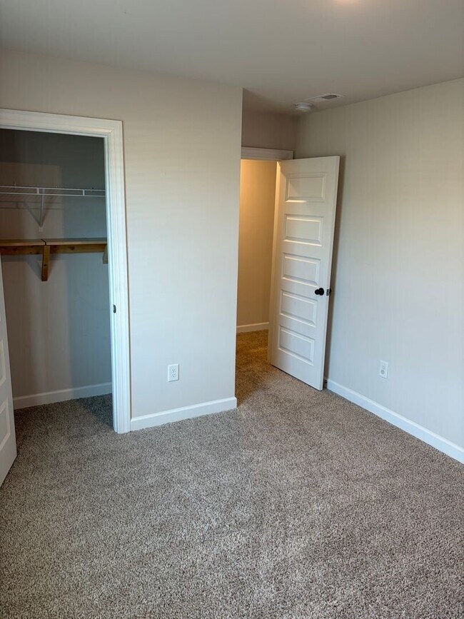Building Photo - Beautiful Spartanburg home right off I-85, Available Now!! $500 OFF FIRST FULL MONTH