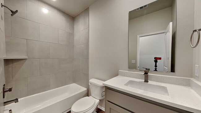 Building Photo - Luxury 3 Bedroom 2 Bathroom Duplex in Piedmont Schools (Neighborhood Park and Basketball Court)-L...