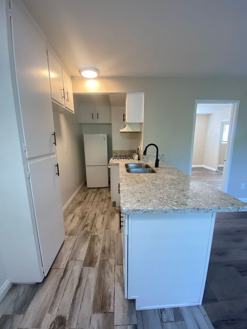 Building Photo - 1765