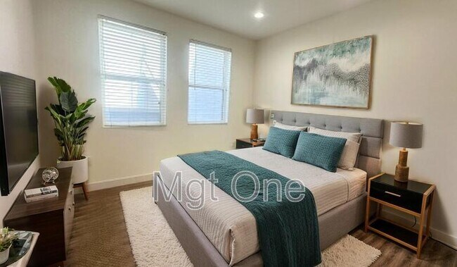 Building Photo - 2379 Scholarship