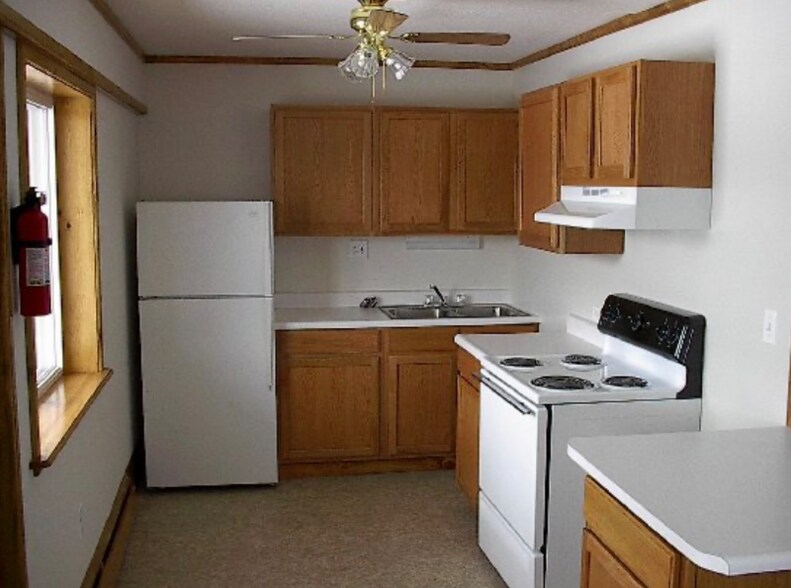 Building Photo - 80 Riverside Dr