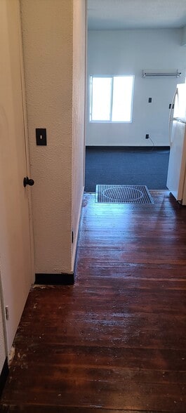 Building Photo - 111 Main St