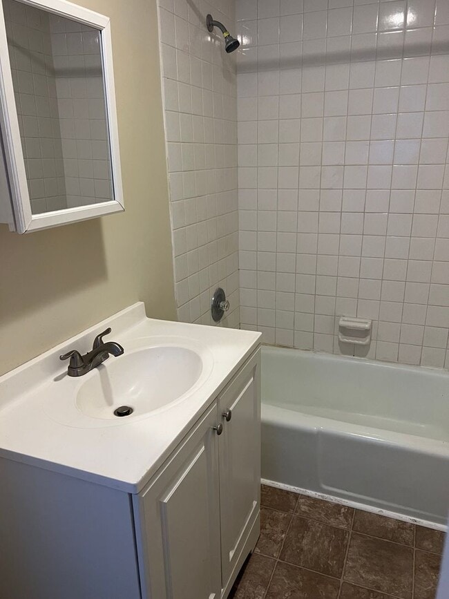 Building Photo - 718-718 Washington St