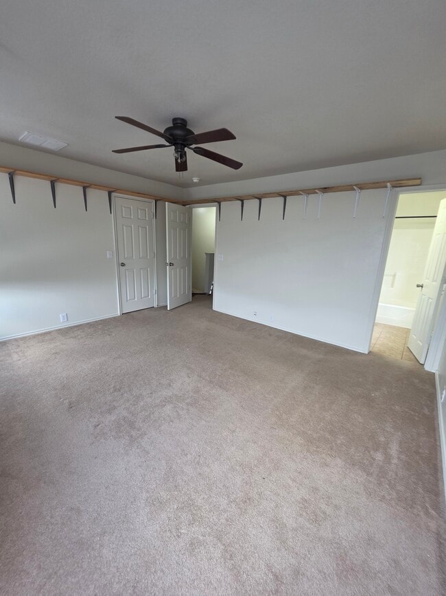 Building Photo - 9714 Coyote Creek Dr