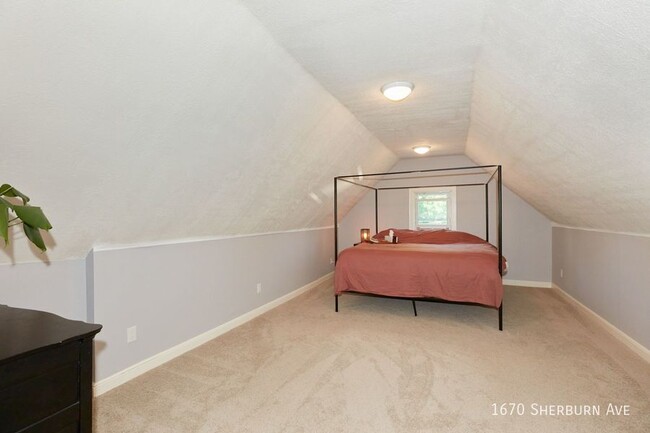 Building Photo - 3br 1ba 2cg ~ Security Deposit Free Altern...