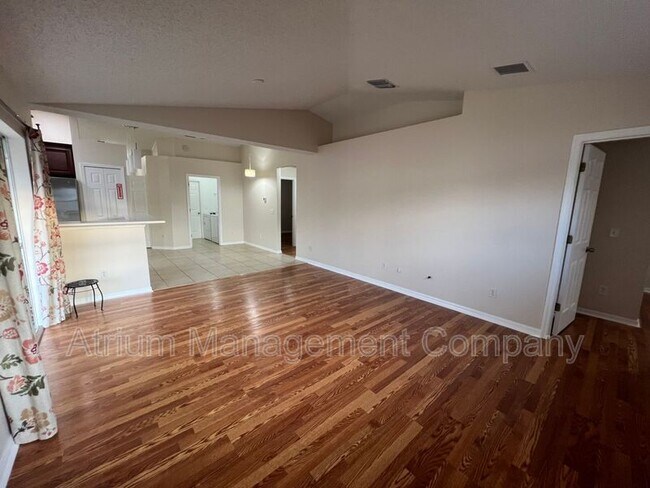 Building Photo - 3037 Bonkirk Dr