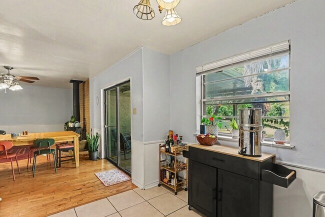 Building Photo - 5304 Westhaven Dr