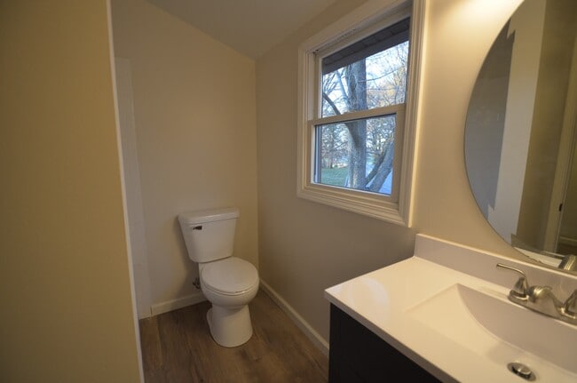 Building Photo - 612 Highway 55