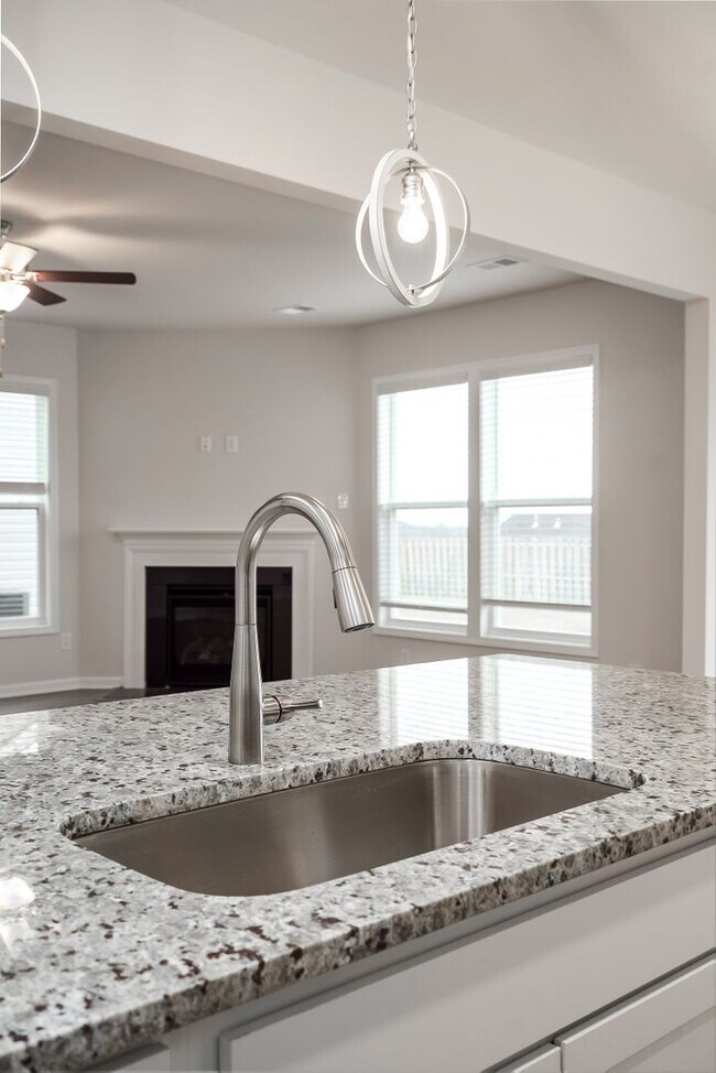 Building Photo - 775 Justify Lp