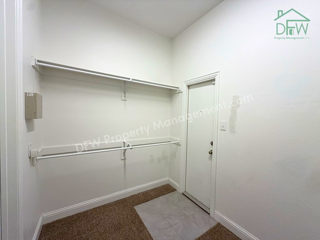 Building Photo - Modern Comfort Meets Style in the Heart of Euless – 3 Bed, 2 Bath Home with Premium Finishes!